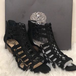 NEW! Vince camuto Elanso sandal. Size 7